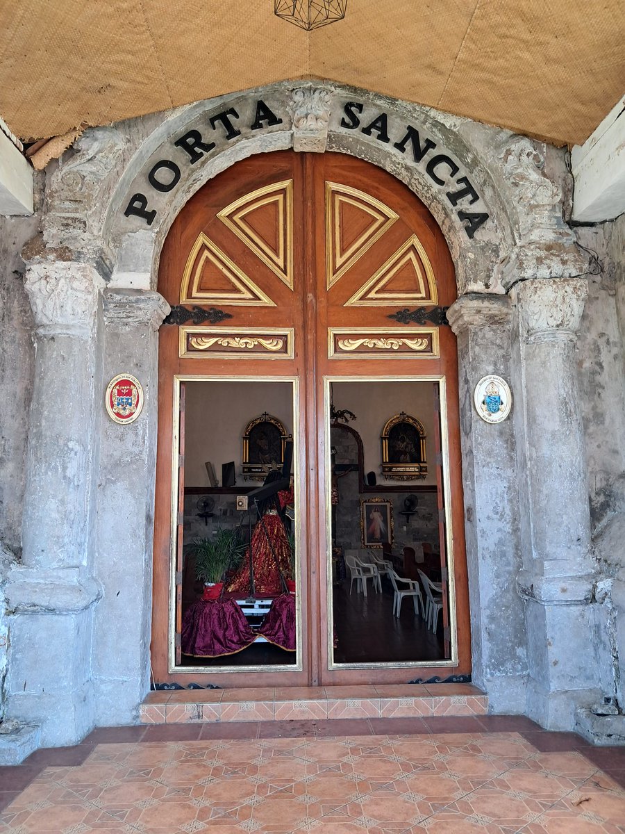 ManilaCrow's tweet photo. Parroquia de San Sebastian, Lumban, Laguna https://t.co/7CtRtSLmwc