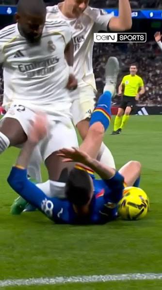 01_Mlody tweet media