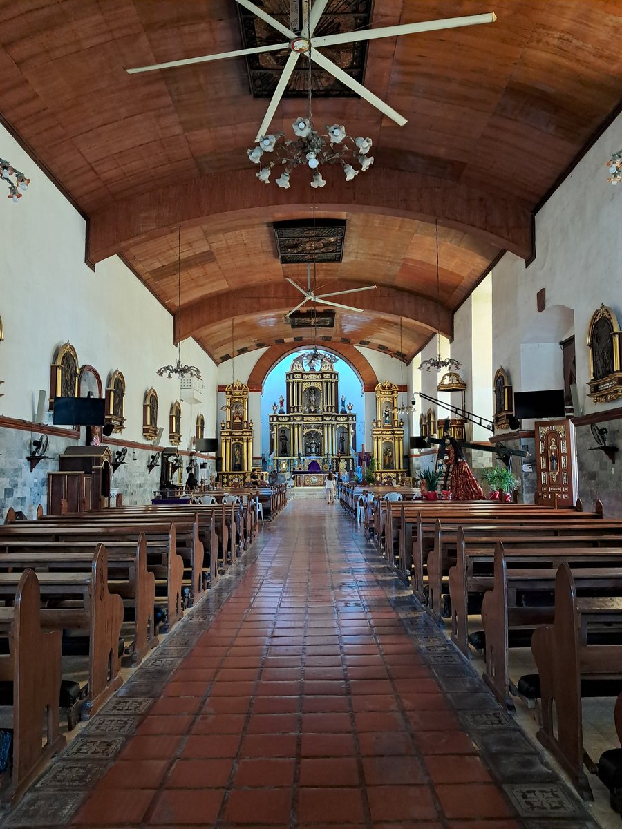 ManilaCrow's tweet photo. Parroquia de San Sebastian, Lumban, Laguna https://t.co/7CtRtSLmwc