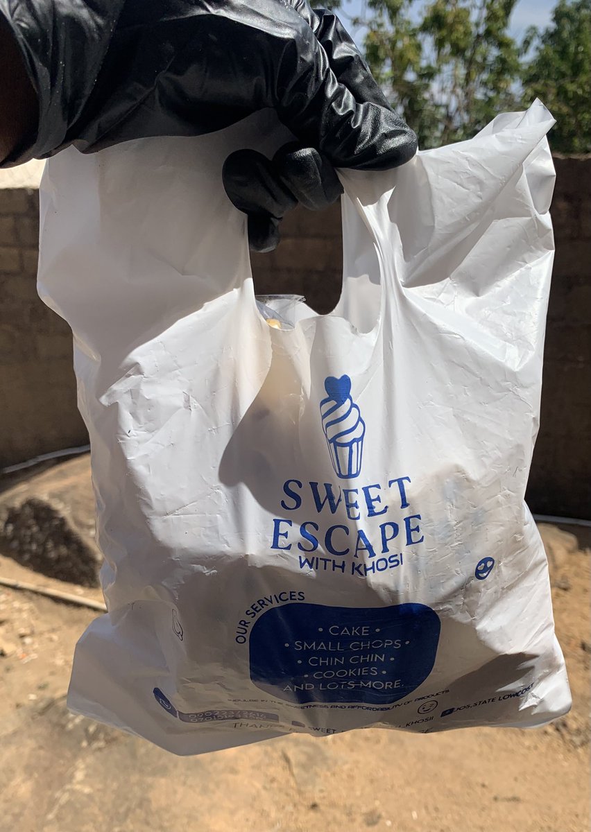 She_Is_Khosi's tweet image. CHOCOLATE CHIPS COOKIES😩💙

My best seller🥹💙

Price~2,000
Quantity~10 pieces
Contact~07015193350
Location~Jos,State low_cost

#Sweet_escape_with_khosi #josbaker #cookies