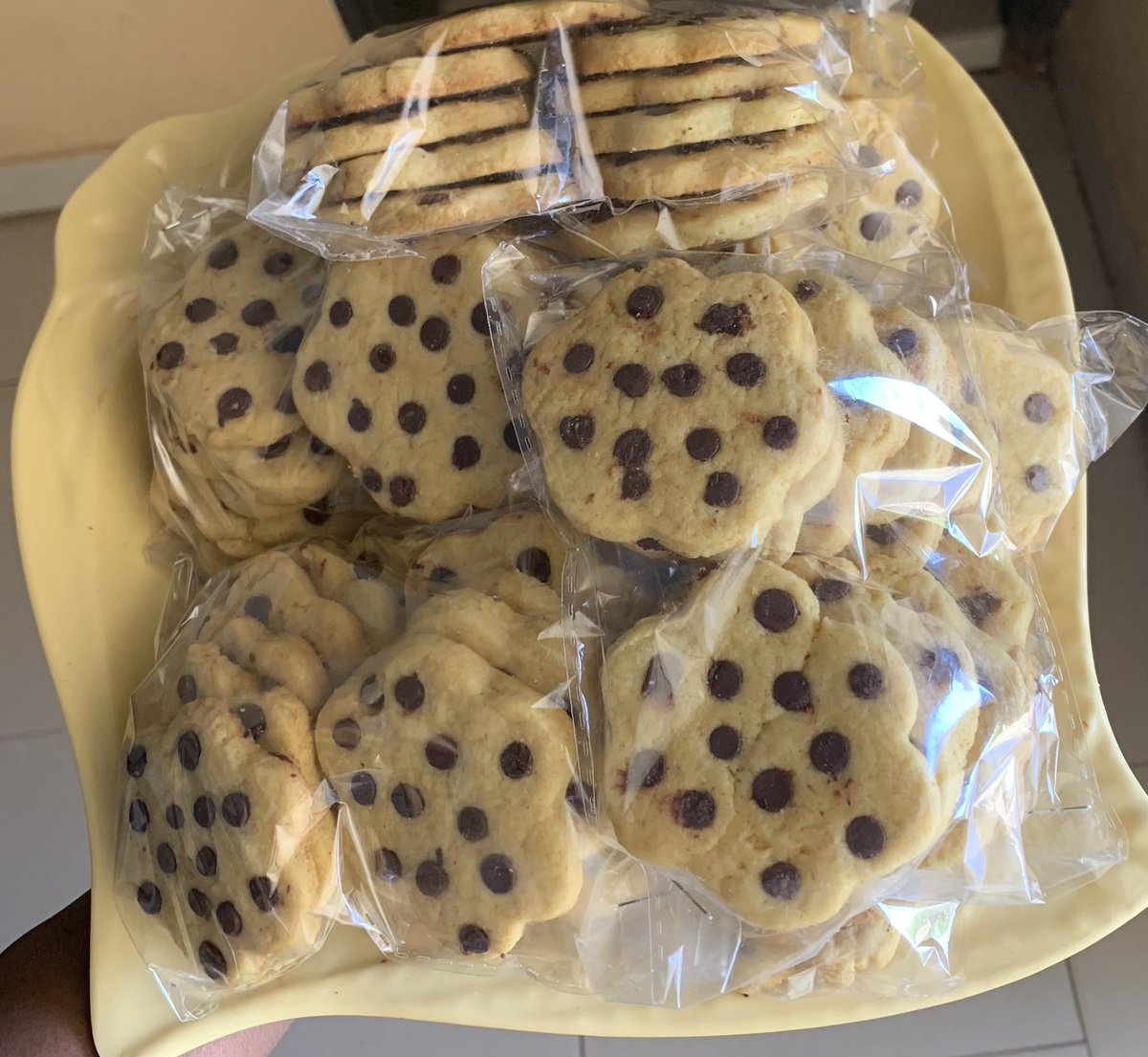 She_Is_Khosi's tweet image. CHOCOLATE CHIPS COOKIES😩💙

My best seller🥹💙

Price~2,000
Quantity~10 pieces
Contact~07015193350
Location~Jos,State low_cost

#Sweet_escape_with_khosi #josbaker #cookies