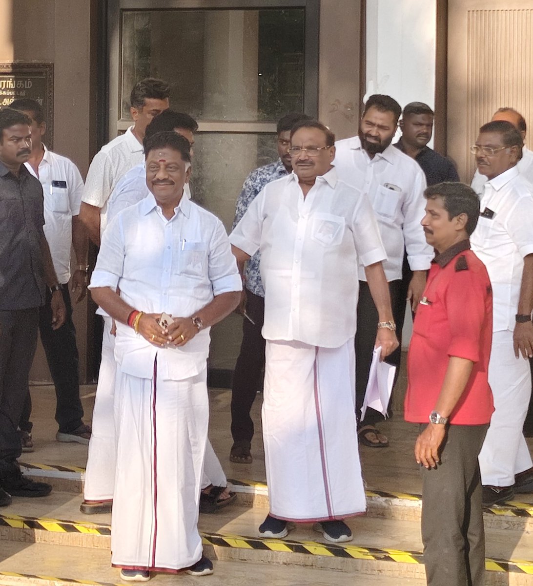 #OPS arrives at <a href="/arivalayam/">DMK</a> for interview
#DMK 
#Tamilnadupolitics
#TNelection2026