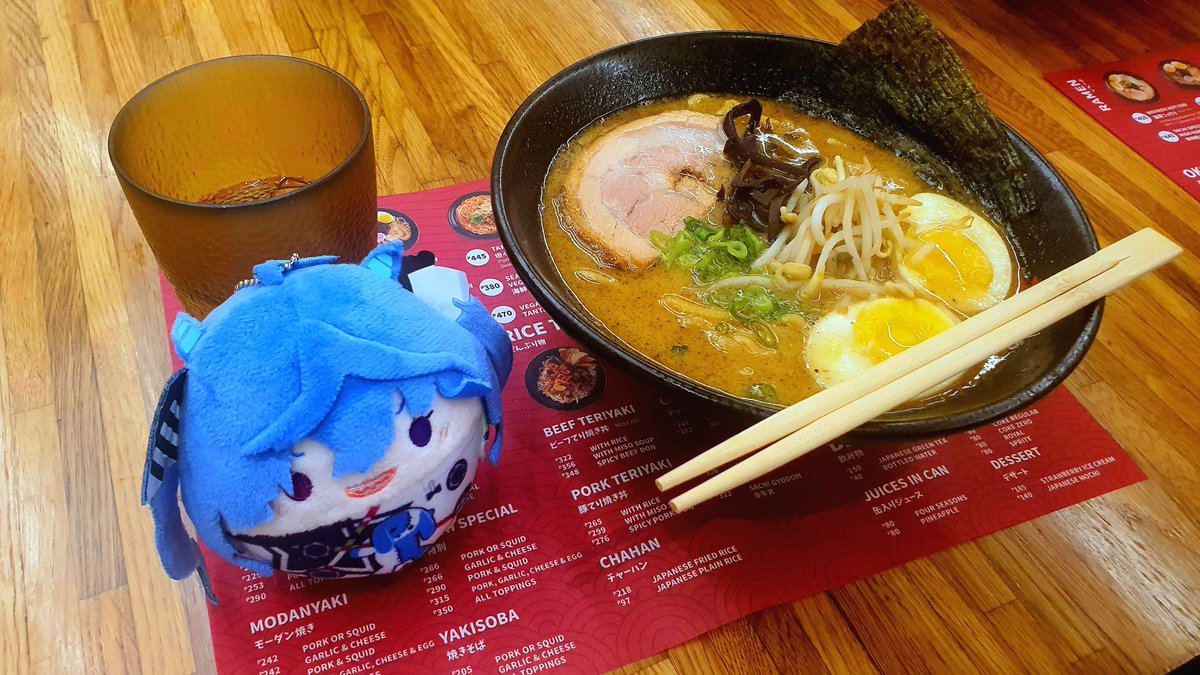 snack 🍔👾🦇 ➡️ making uma mugs! tweet media