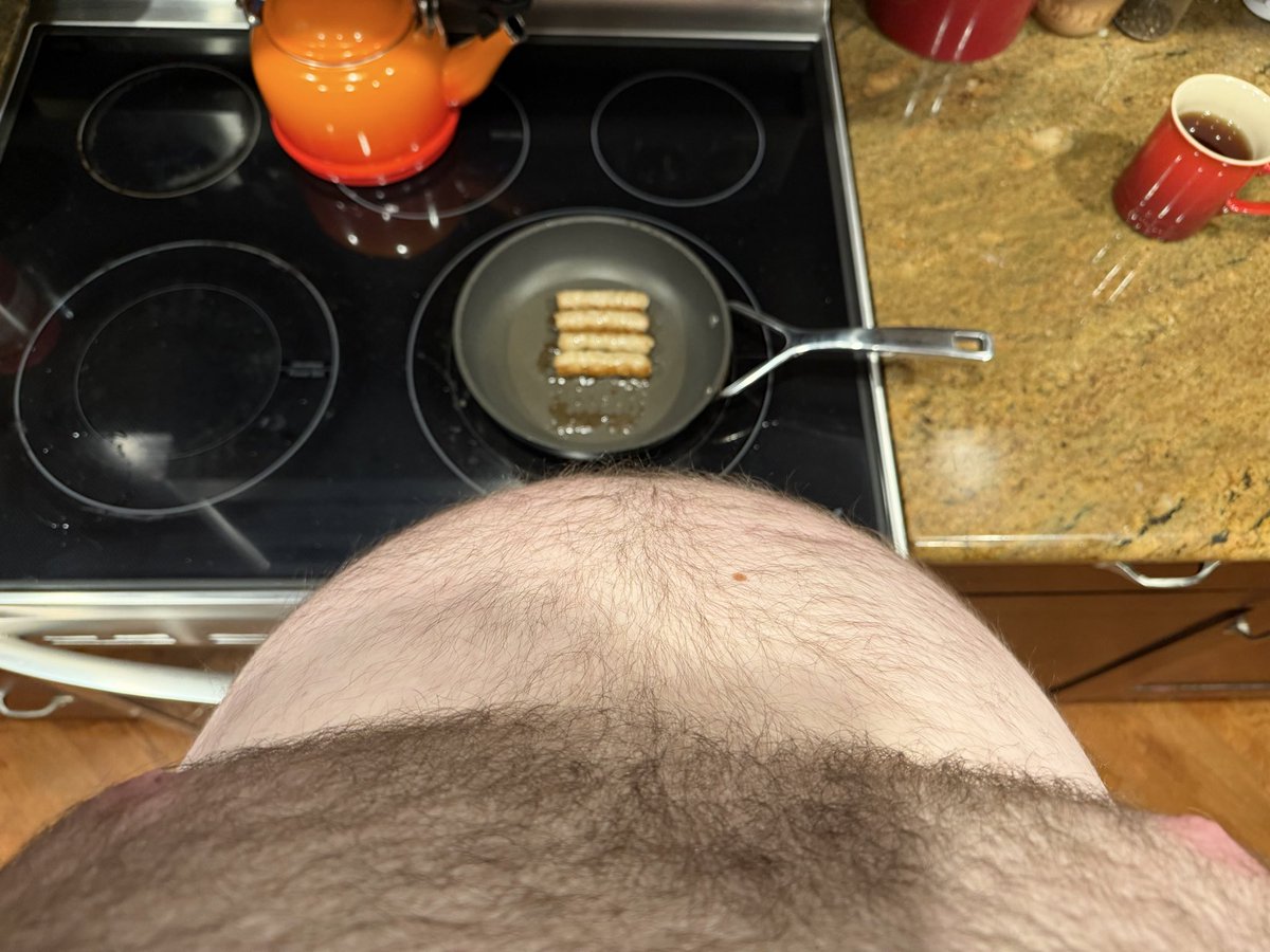 BuiltThicker tweet media