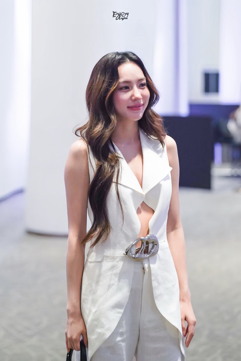 EnjoyLight tweet media