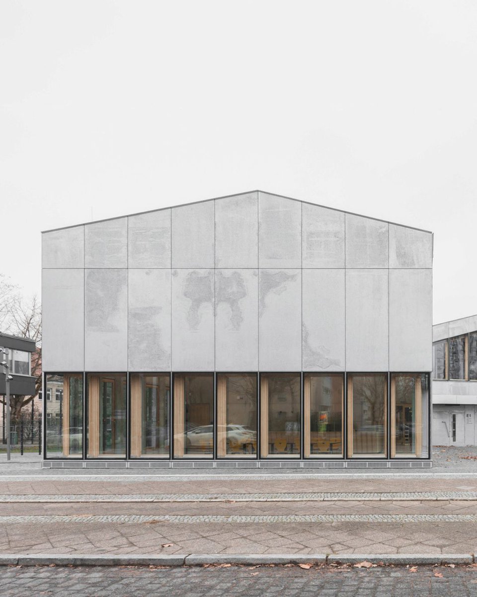 illustrarch's tweet image. Center for Language and Movement by AFF Architekten

#facadedesign #berlinarchitecture #contemporaryarchitecture