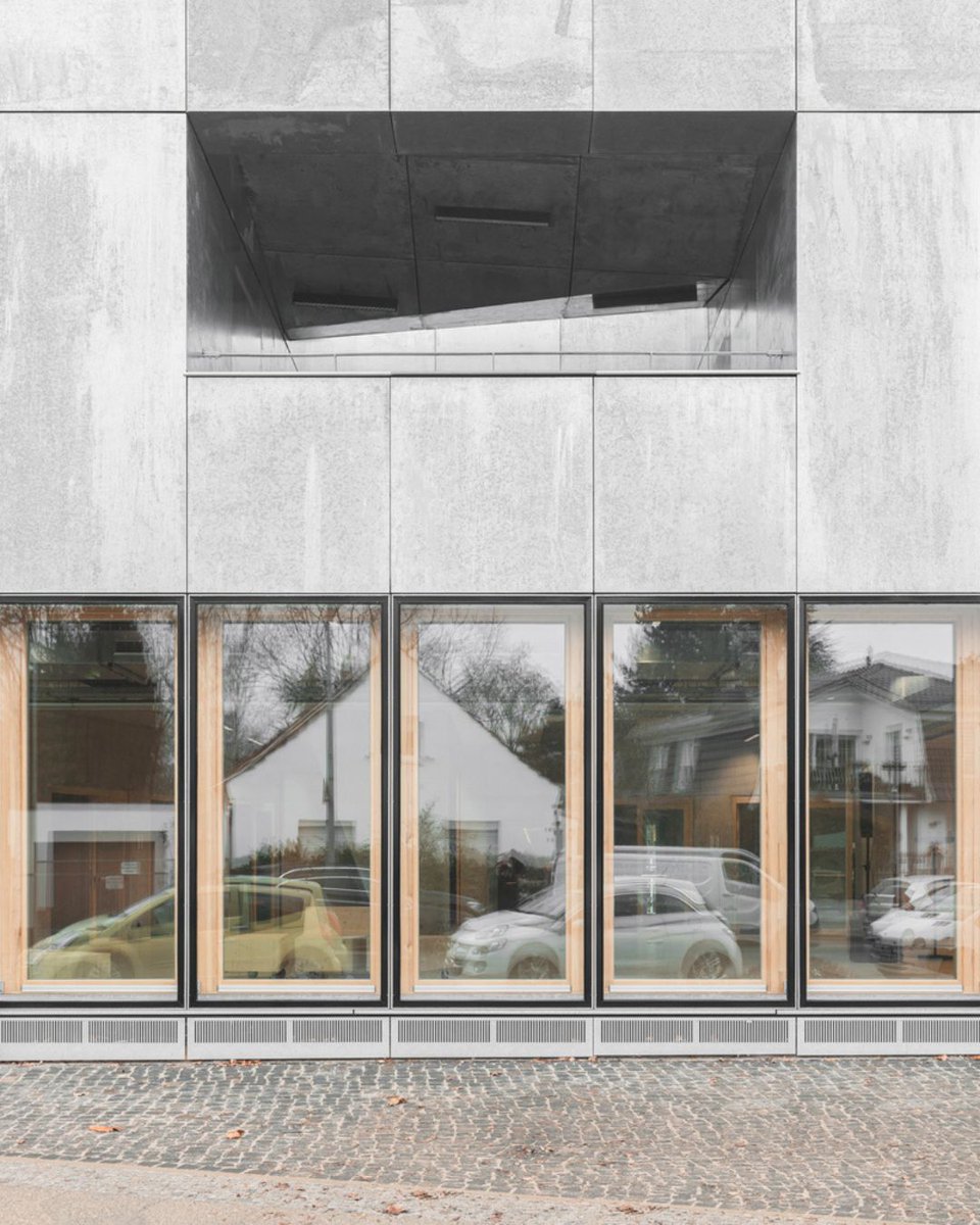 illustrarch's tweet image. Center for Language and Movement by AFF Architekten

#facadedesign #berlinarchitecture #contemporaryarchitecture