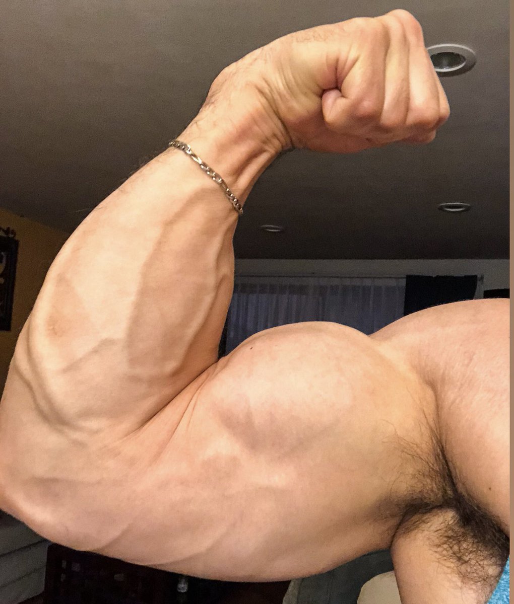 ᑭEᑭE OᒪIᐯᗩ 🏳️‍🌈 tweet media