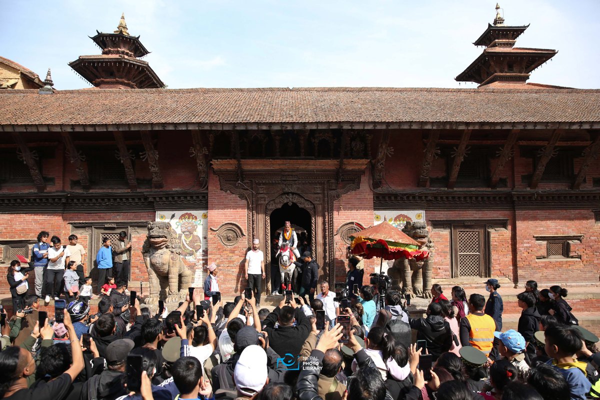 nepalphotolib's tweet photo. पाटनमा एउटा घोडा दौडाएर मनाइयो परम्परागत घोडेजात्रा।तस्बिर : नेपाल फोटो लाइब्रेरी 
#nepalphotolibrary #NPL #pictureoftheday #ghodejatra https://t.co/LY4CWvPHYp