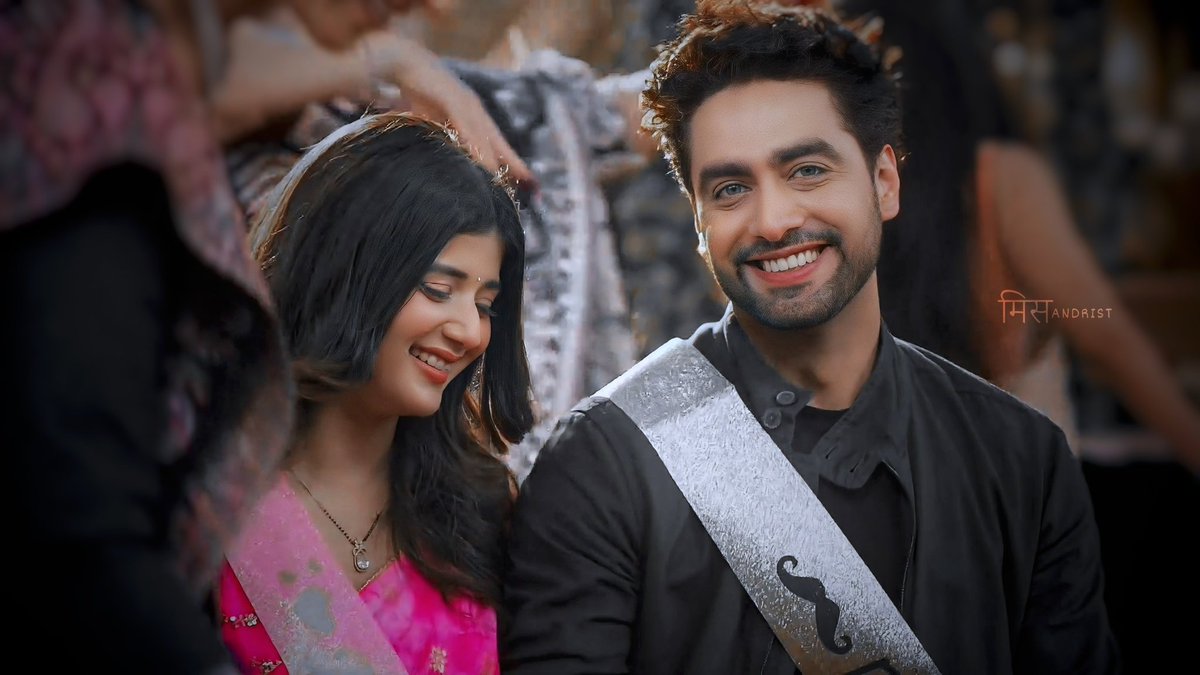 Meri Chunnu -Munnu ki proud parents 😍🍼💜

#yrkkh #abhimaan #armaanpoddar #abhirapoddar #rohitpurohit #samridhiishukla