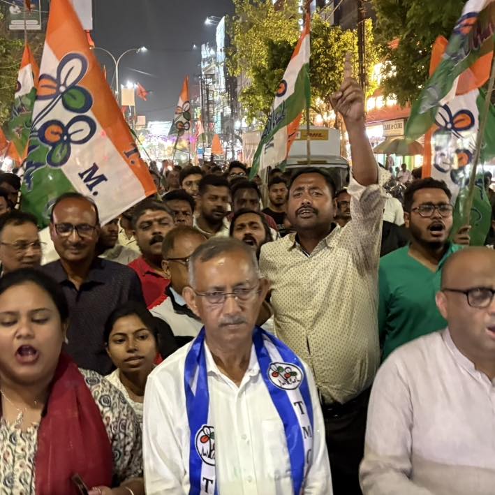 gautamdebaitc's tweet photo. আসন্ন বিধানসভা নির্বাচন উপলক্ষ্যে দার্জিলিং জেলা যুব তৃণমূল কংগ্রেস কমিটি (সমতল) এর উদ্যোগে শিলিগুড়ি বিধানসভার সর্বভারতীয় তৃণমূল কংগ্রেসের সমর্থনে নির্বাচনী পদযাত্রা। https://t.co/FSBf1vp7JI