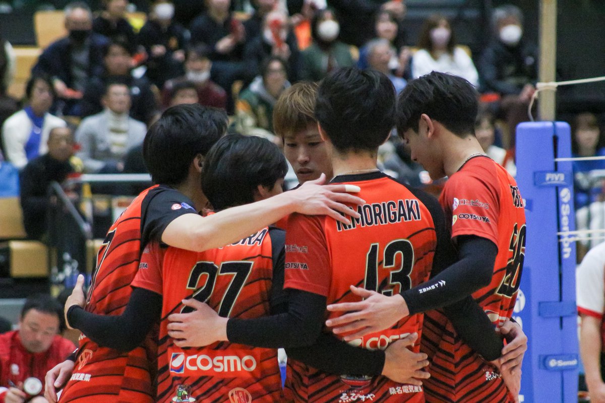moa__vb's tweet photo. 2025-26現地観戦終了しました!!!
今シーズンもたくさん応援させてくれてありがとうございました!!🥹
勝った試合も負けた試合も、リベンジできた試合も、全部が大切な思い出です✨
来シからはSVG!!変わらずずーっとついていきます!!🧡

#ヴィアティン三重バレーボール 
#四日市にsvリーグを https://t.co/I2Wv4aKMUt