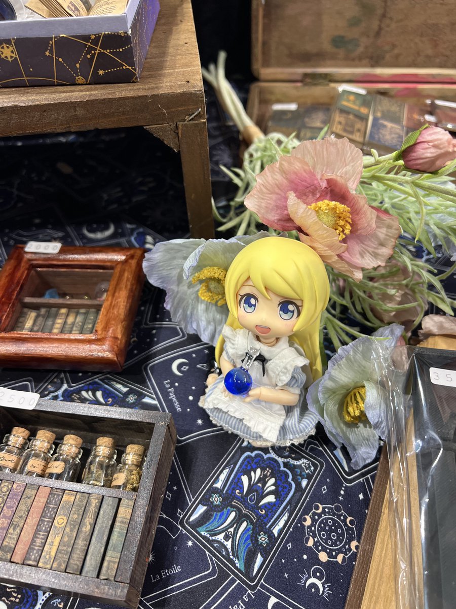 3月21日(日)にビックサイトで開催されるアイドール東京に参加します❣️
場所はD44です！ねんどろいどどーるジャンルにいます✨
初参加💓ｷﾝﾁｮｰ
豆本300円で出品してますのでよろしければぜひお越しください🙏✨
ドリンクセット、本棚とかたくさん作りました🫡！！！
#アイドール東京