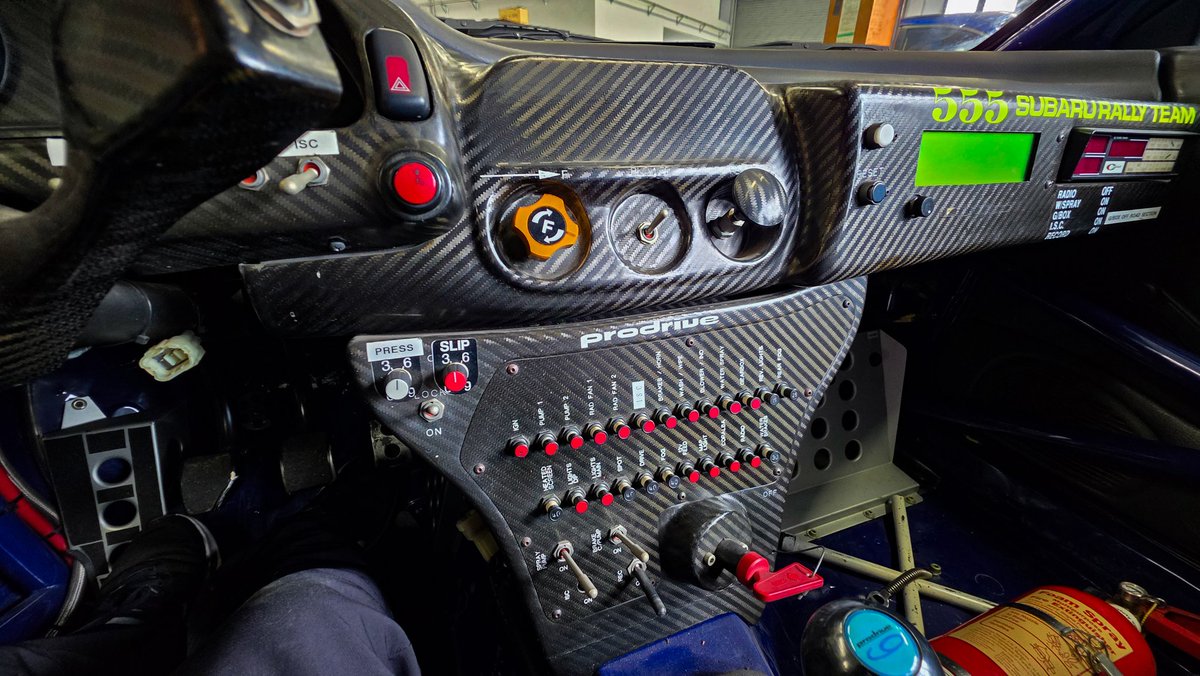 なかなかグループAカーに
乗る機会も無いので色々観察