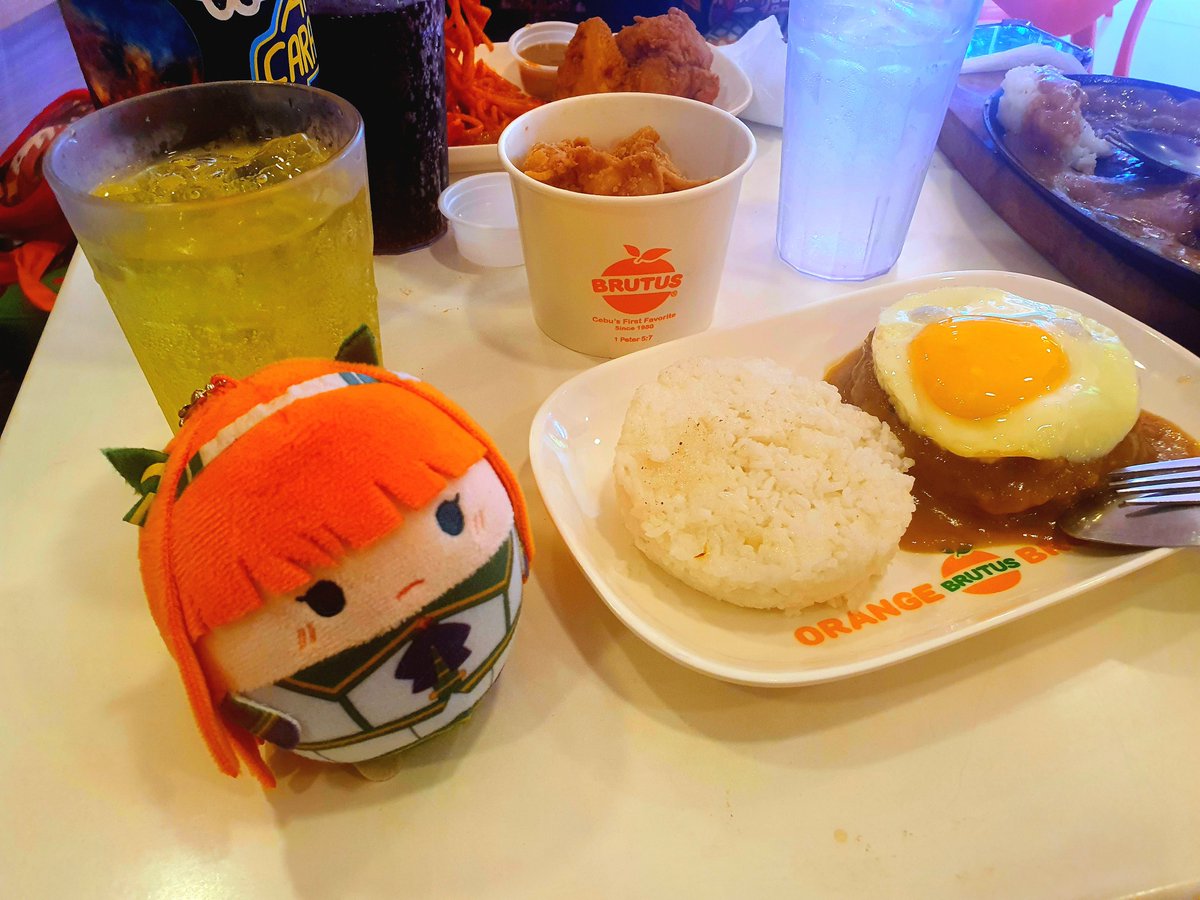 snack 🍔👾🦇 ➡️ making uma mugs! tweet media