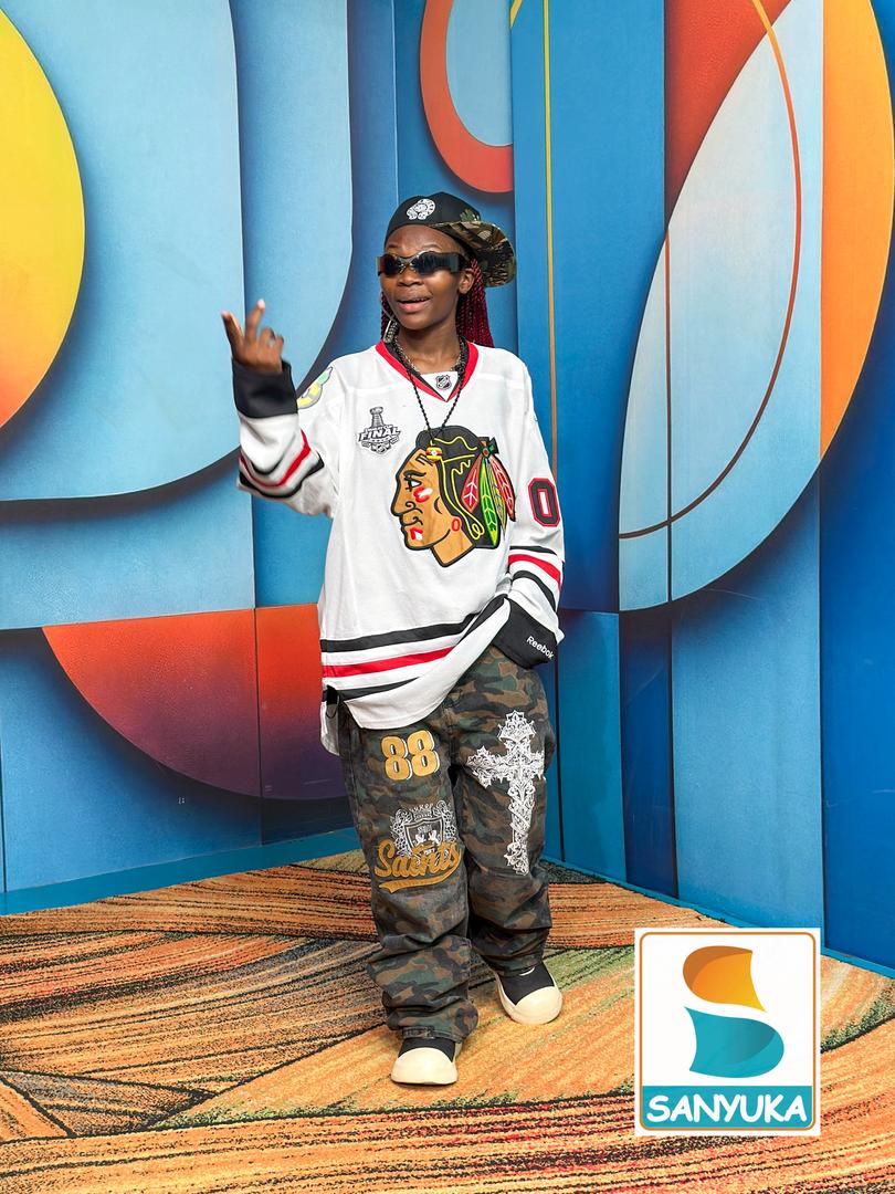 sanyukatv's tweet photo. Sharon Pinks yabadde omuweereza wamwe owa MUSIC TAXI.
Akozesa emikutu gy’empuliziganya (social media) okwongera ku kitone n’obukugu bwe, era eno y’engeri gy’afunamu akassente.
#SanyukaMusicTaxi #SanyukaUpdate https://t.co/GdAhalpMoj