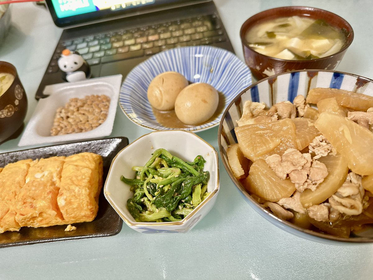 𝒮ℴ𝓅𝒽𝒾𝒶 tweet media