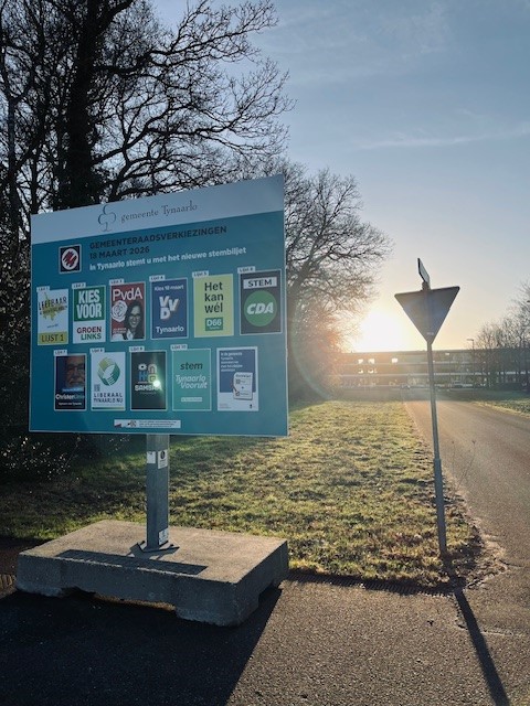 Tynaarlo's tweet photo. Het gemeentehuis in Vries is 1 van de locaties waar u kunt stemmen. Breng vandaag uw stem uit en beslis mee wie er in de gemeenteraad komen.  #verkiezingen #gemeenteraad https://t.co/DSmfQvrQVs