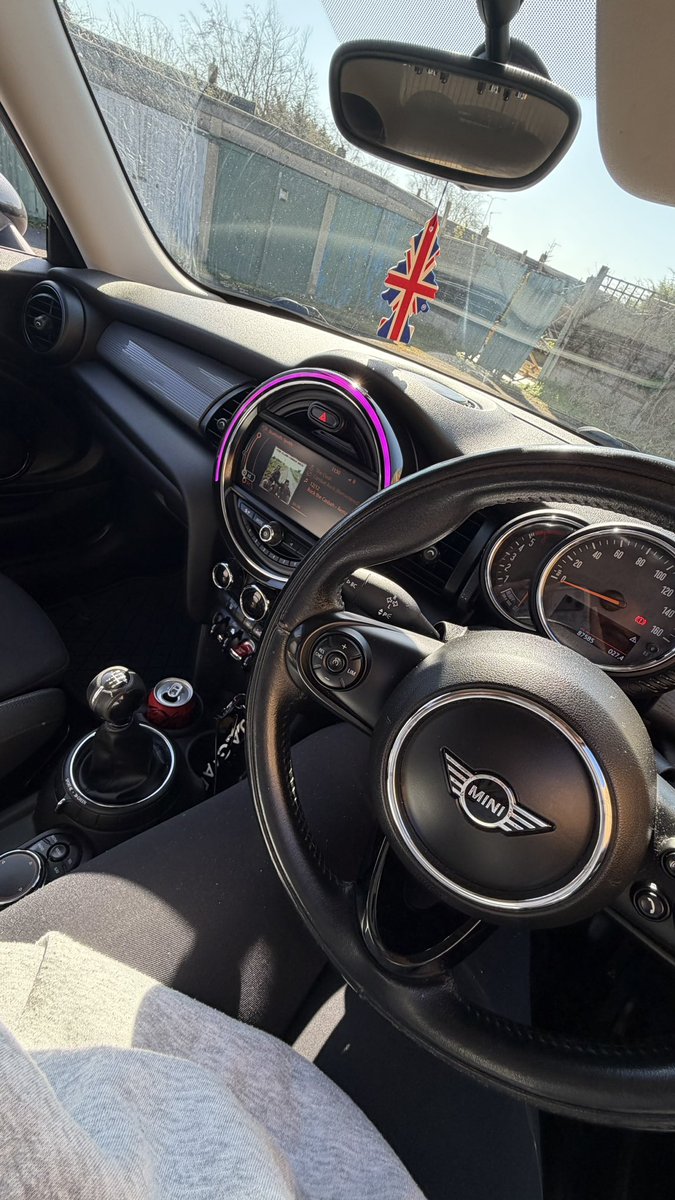 amelia 𓅪 tweet media