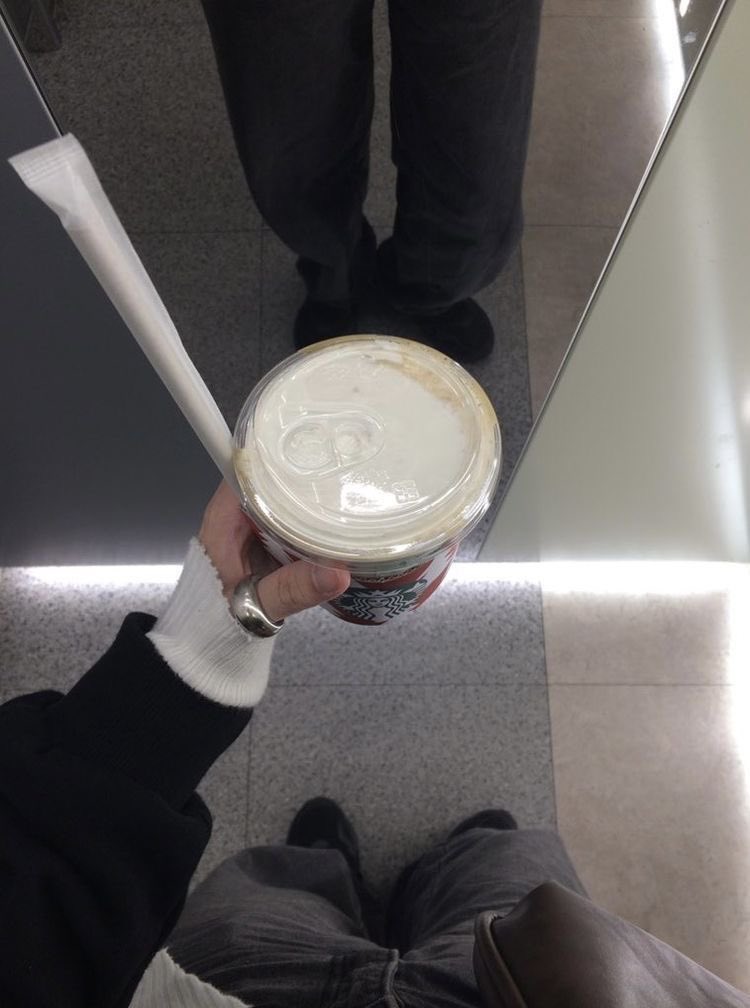astheblack_'s tweet photo. 인스스 하려면 이렇개 감성샷 쫌 
잘 찍어야 하는 것 같음. https://t.co/O8X8YDGqHV