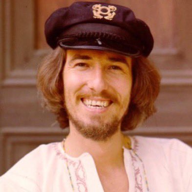 espofootball's tweet photo. Mar18,2001 #JohnPhillips (John Edmund Andrew Phillips born Aug30,1935) RIP dies at 65 from heart failure. Referred to as Papa John Phillips. Singer, guitarist, songwriter The Mamas and the Papas 1966 US #1 & #3 UK Monday Monday, +10 US Top40s. 1998 inducted Rock Hall of Fame with The Mamas and the Papas