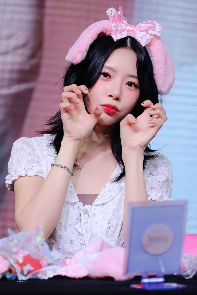 [✏️] JiU no fansign Who's Fan da era 'JUSTICE' (09/08/24):    

#JiU #Dreamcatcher #드림캐쳐 <a href="/hf_dreamcatcher/">드림캐쳐 Dreamcatcher</a>

© droplet_jiu