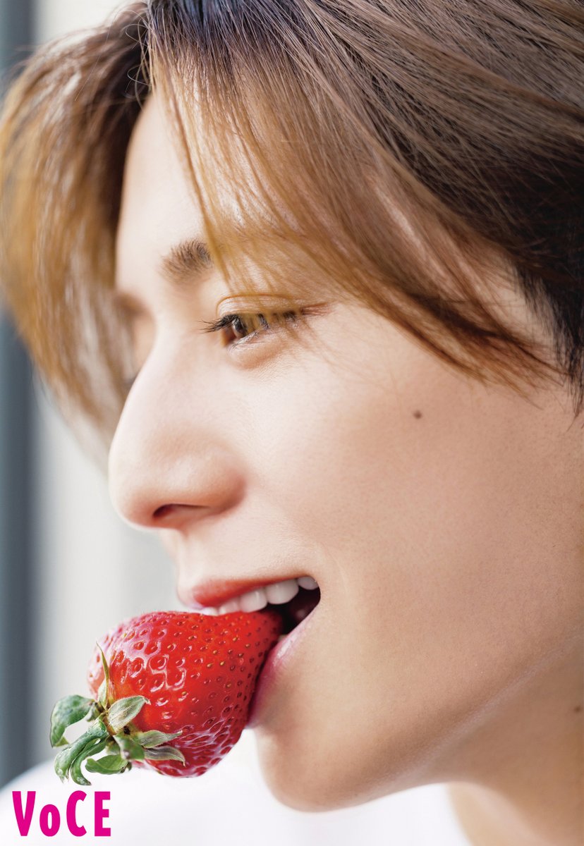 山田涼介、約1年ぶり 『VOCE』表紙に登場❗️ 美の秘訣を徹底的に深