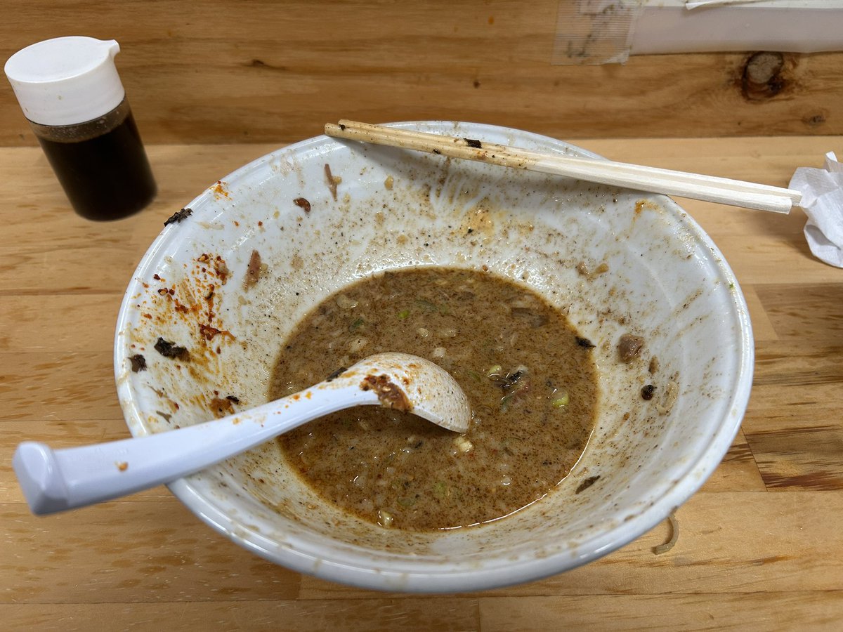 ラーメン食べられないマン tweet media