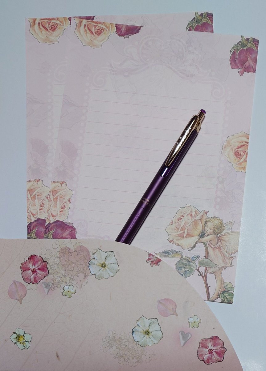春の便り🌸を聞いて
大好きな人の顔を浮かべながら
手紙を書きます🖋️