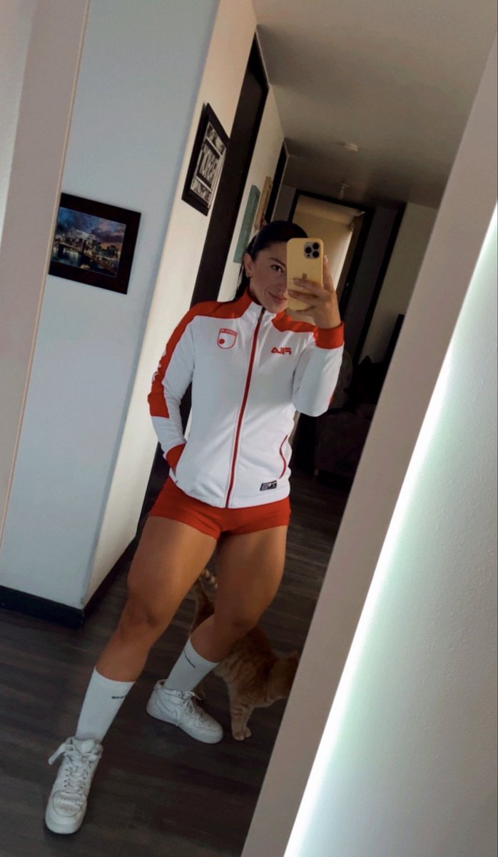 Juliieta Castiblanco 🇨🇴🇮🇩🦁 tweet media