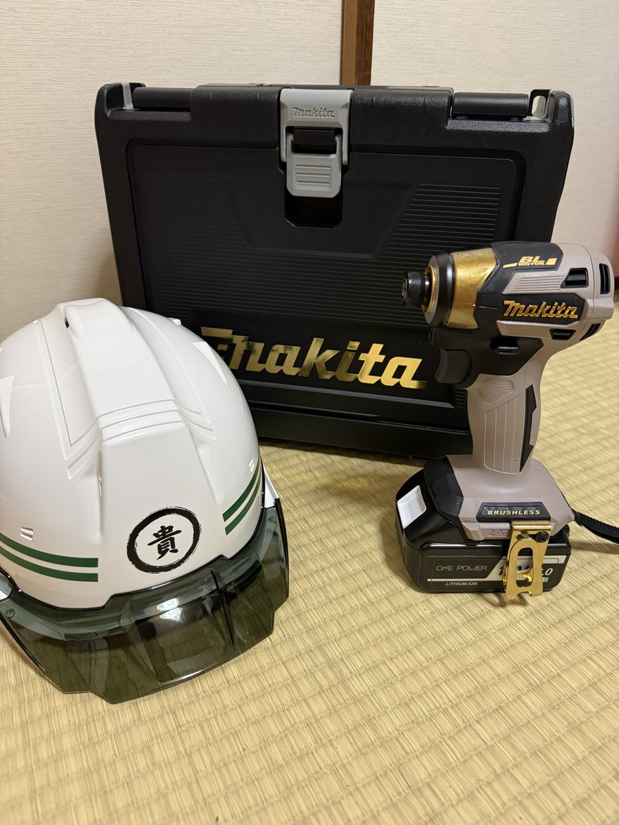 Malugel_'s tweet photo. 4月から独立するための物が揃ってきだした。😏 https://t.co/mtff8YcQ0I