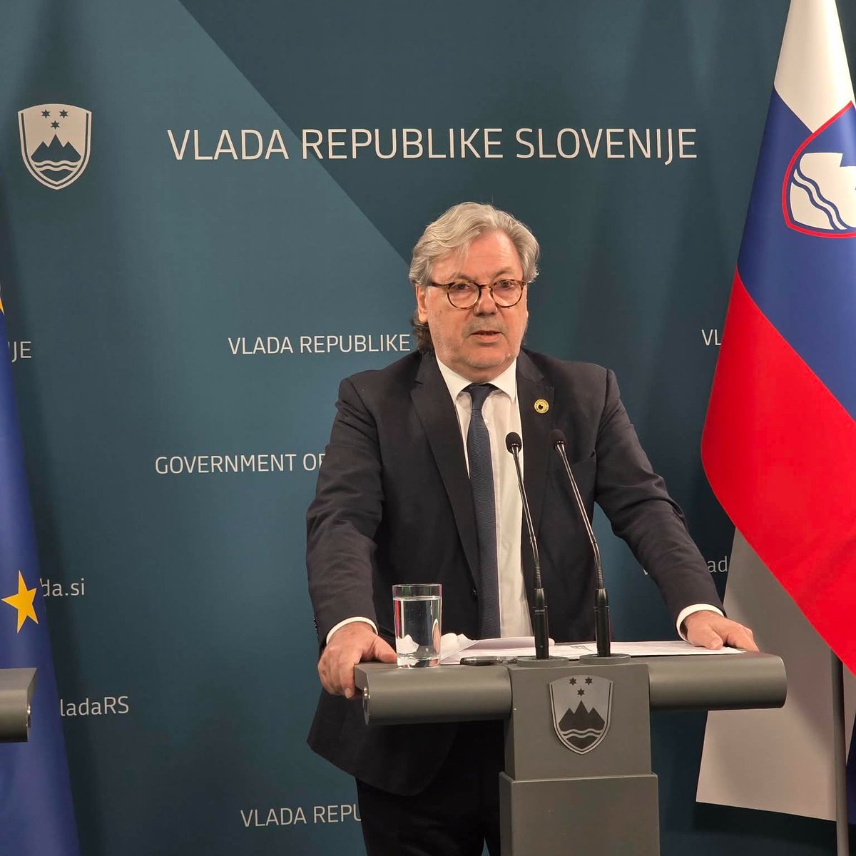 Vlada Republike Slovenije tweet media
