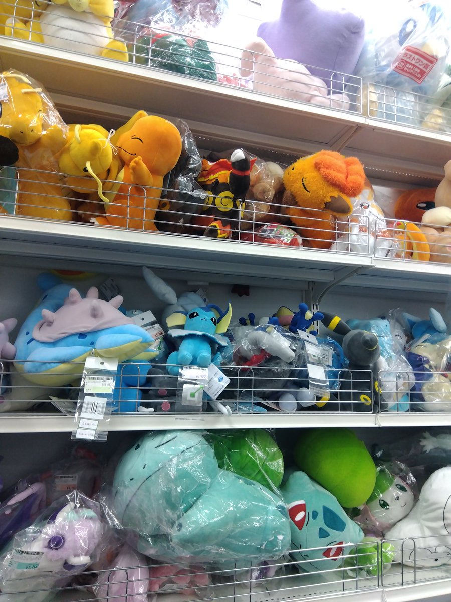 たくさんポケモンのぬいぐるみを出しています！来店の際には是非ご覧