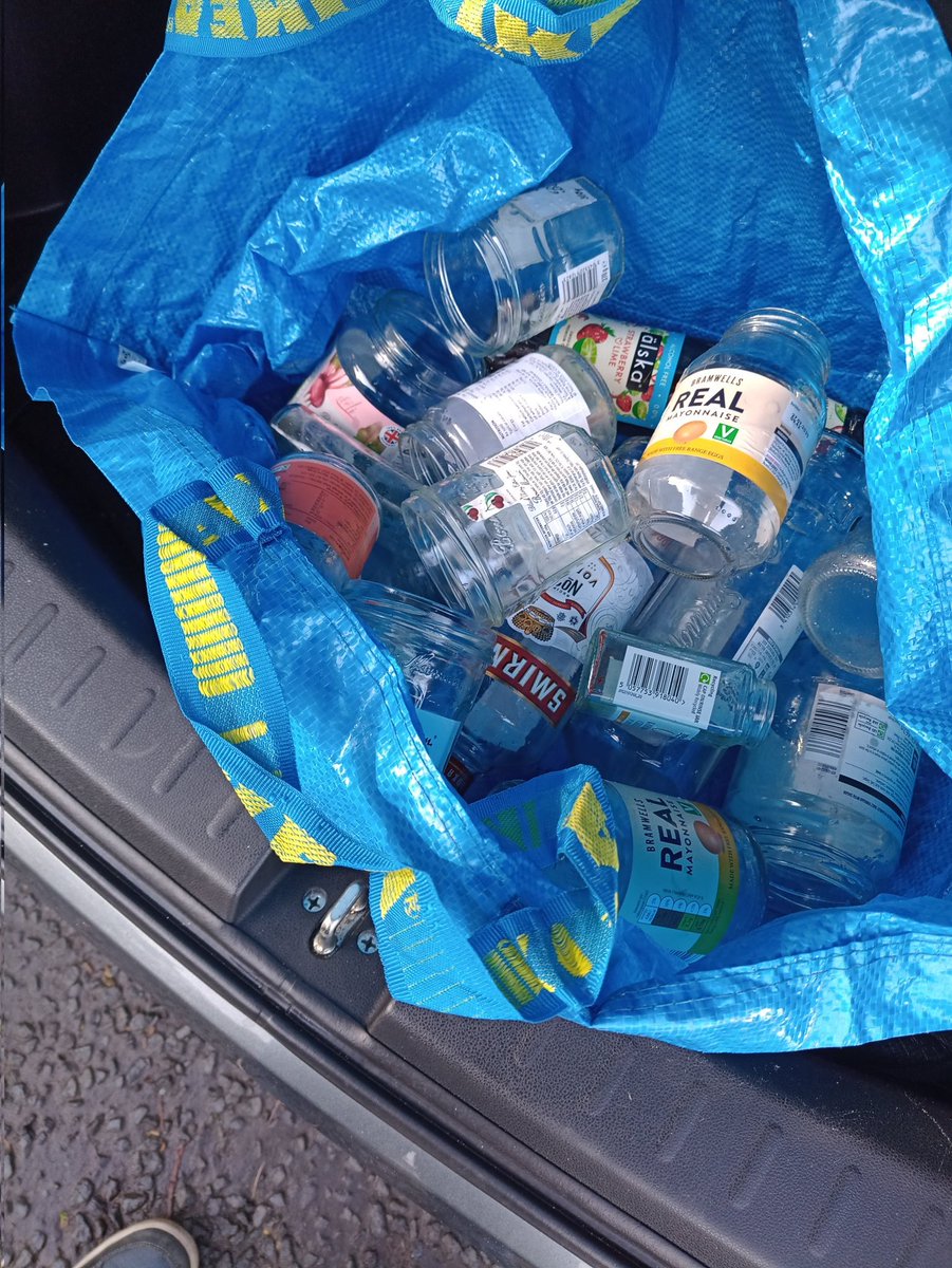 Edinburgh Lone Litter Picker tweet media