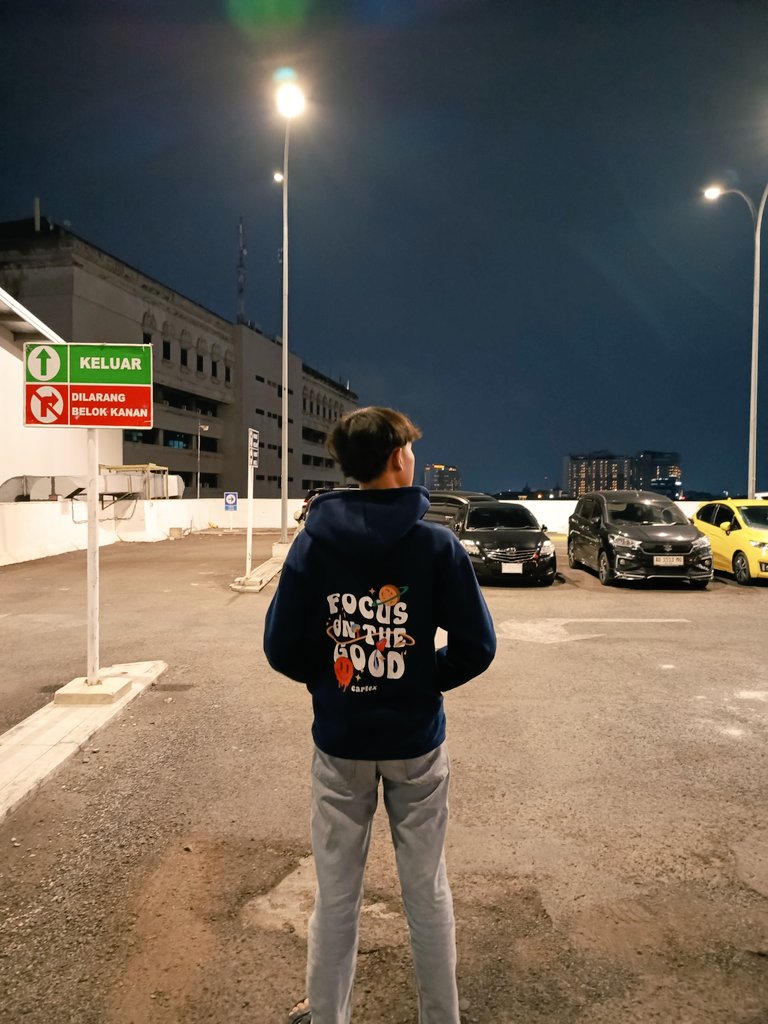 mnwcrstwt tweet media