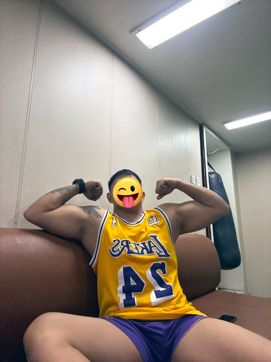 majurO⚓️ tweet media