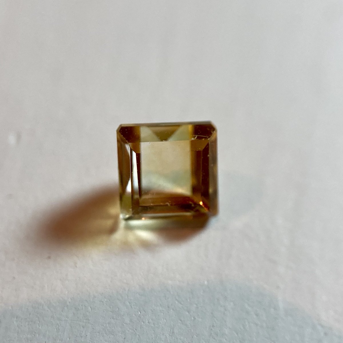 ろこ<a href="/roko_o64/">ろこ</a> さんから、ガーネットとシトリンのセットを2つお譲りいただきました🙌
ろこさんのケースにセットされた様子があまりに可愛かったので、私も真似したのですが不器用で😇
１つ１つもとても綺麗なガーネットとシトリンありがとうございました✨
１セットは観賞用、１セットは何か作ります！