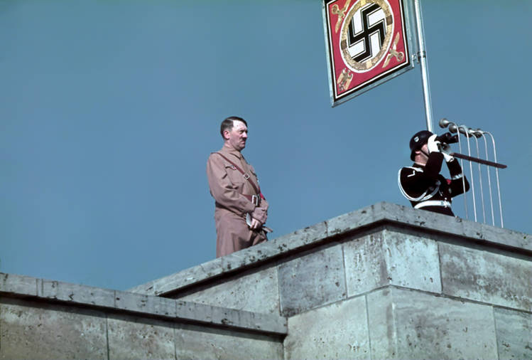 Hourly Himmler 🐹 tweet media