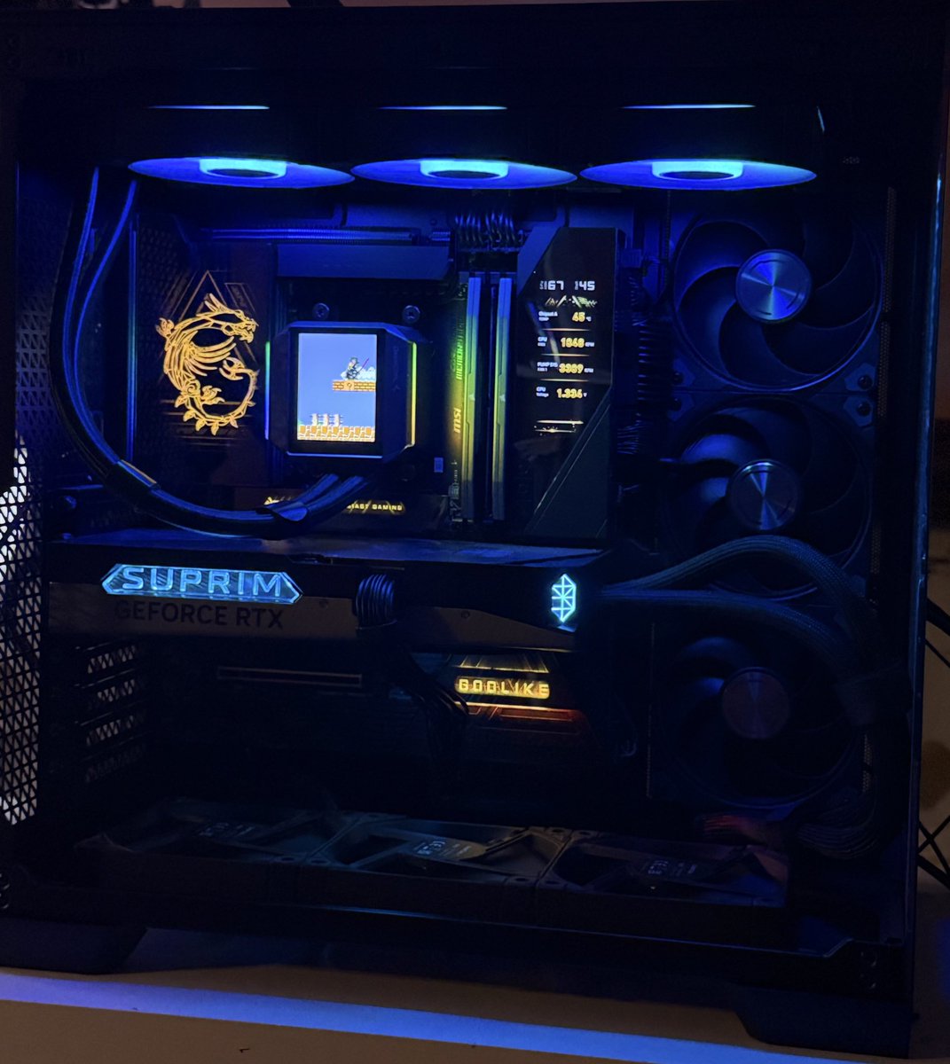 andominaes's tweet photo. What’s this? 👀

Cheeky little trip to @PLEComputers today to pick up my godlike build! 

Featuring a liquid cooled AMD Ryzen 9 9950X3D, a liquid cooled MSI GeForce RTX 5090 Suprim, 64GB of RAM all stuck on the amazing MSI godlike motherboard 🥵

RIP my power bill 😂

But seriously, massive thanks to the team at PLE for getting it back to where it needs to be and game ready! Time to lock in 😏

Also @Pez_Bro they had your PC displayed on the screen at the desk and it looked next level! 🙌🏻