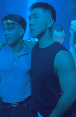 JustinWalt32593's tweet photo. 上周末去的gay同志  singles bar  感觉就是天上人间 在推特的宝子们这周想和我一起去的可以私信我 #在线等你的私信 https://t.co/06MAY7LeVe