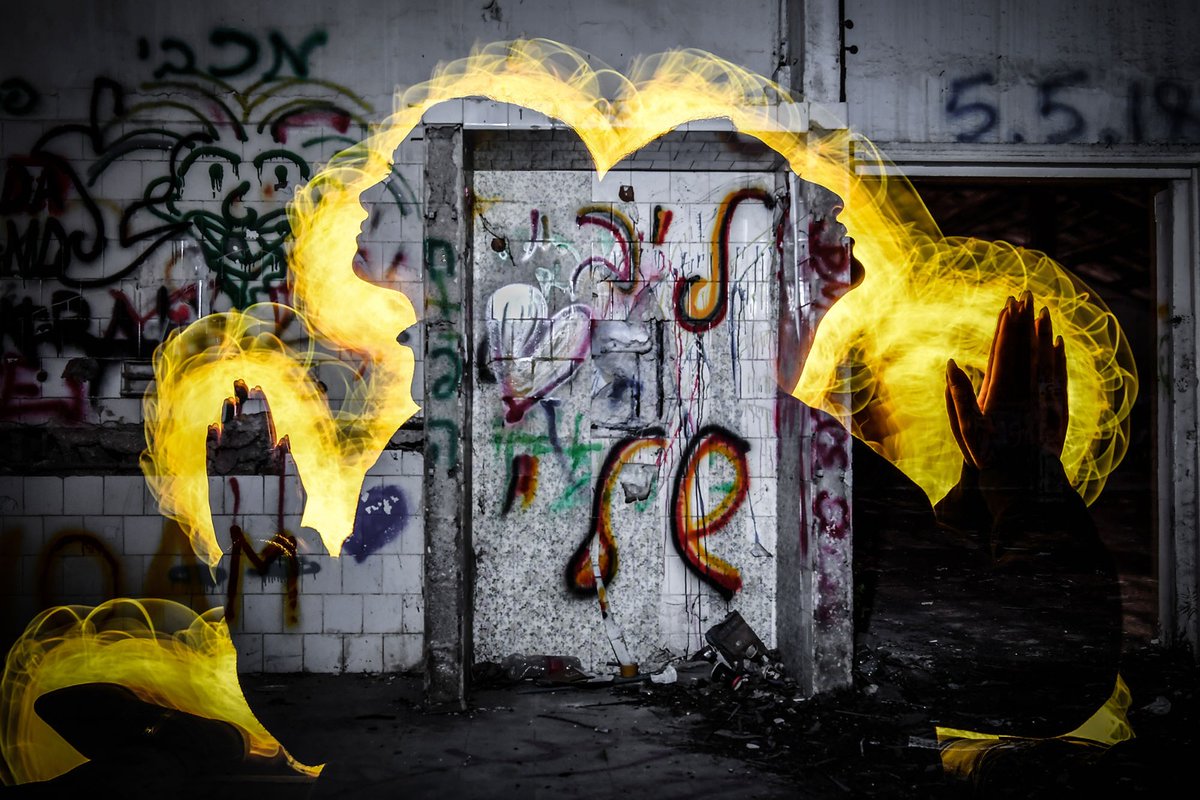 SketchLight tweet media