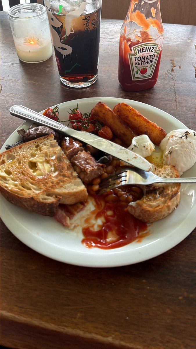 Constable_X's tweet photo. I am doing my Sergeants exam today, naturally I’m nervous so instead of cramming a few extra bits in I’ve decided to have a big brunch 😬@checkmatetrain https://t.co/YRPVZ48UpD