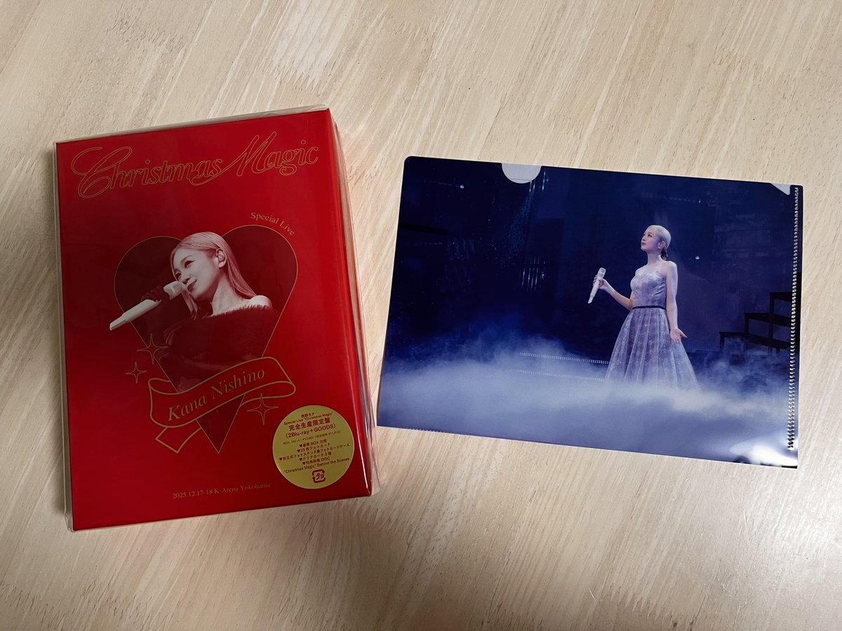 44cmy88's tweet photo. 完全版ネット予約売り切りが早すぎてびっくりで
幸い欲しい特典は店舗予約の手があって
今日主人が開店同時に受け取りしてくれた❤️
雪柄ドレス本当に綺麗❄️ https://t.co/XOkPl6gbj0
