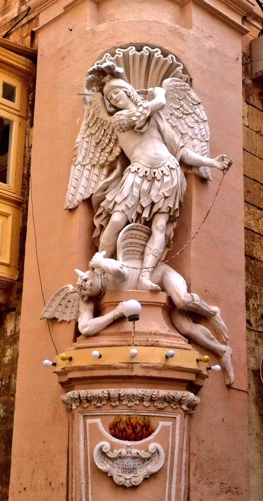 ✝️
"São Miguel Arcanjo, defendei-nos no combate, sede nosso refúgio contra a maldade e as ciladas do demônio. Ordene-lhe Deus, instantemente o pedimos, e vós, príncipe da milícia celeste, pela virtude divina, precipitai ao inferno a Satanás e a todos espíritos malignos que andam