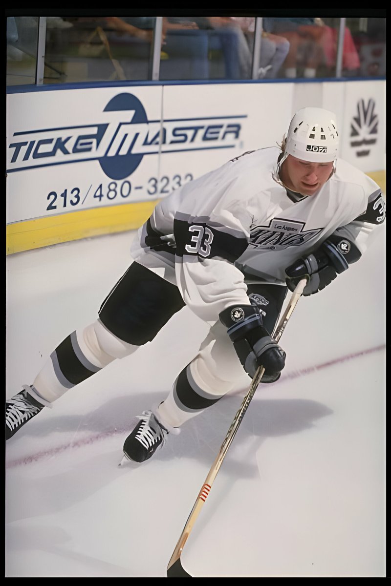 Hockey Fight History tweet media