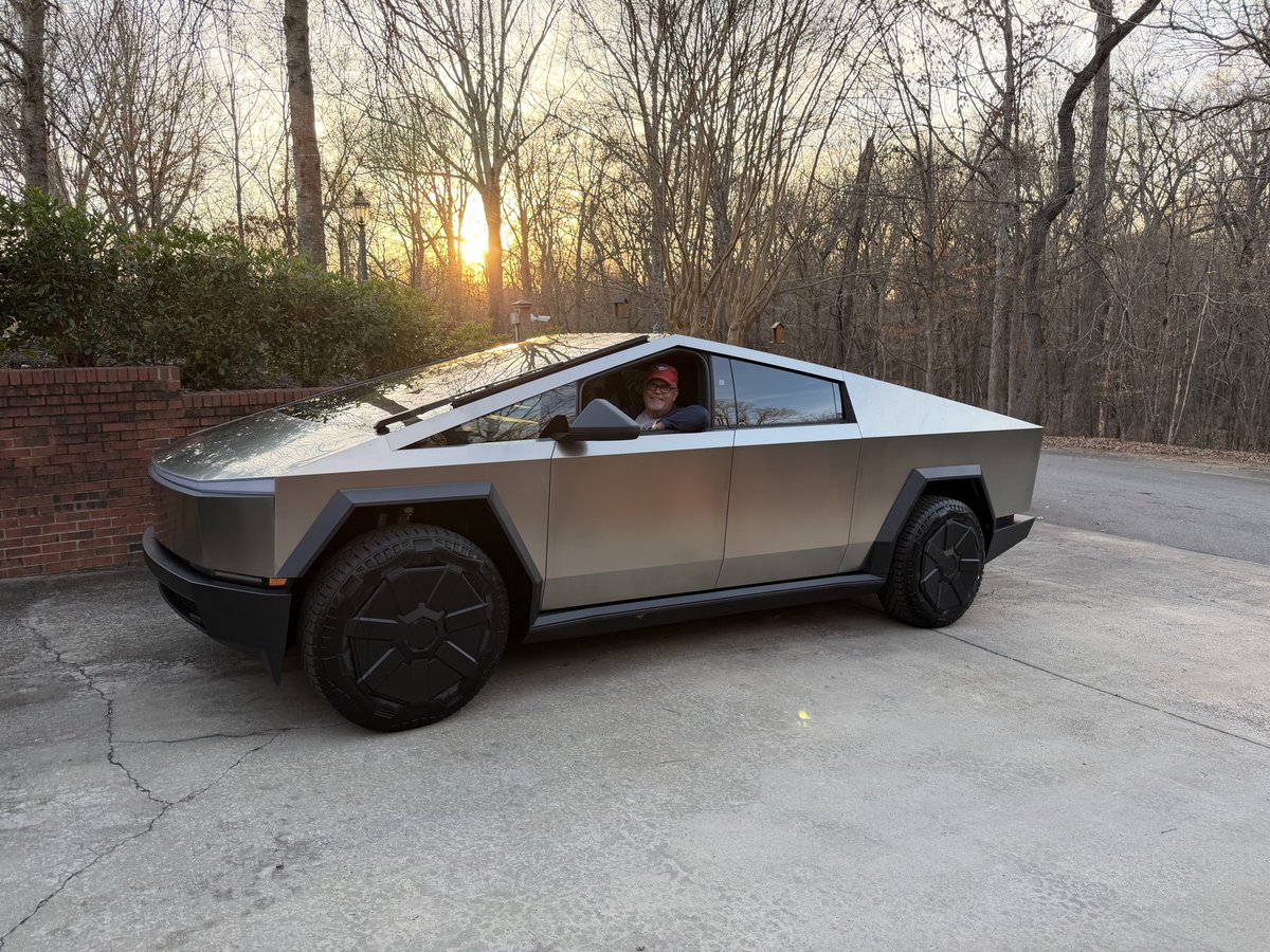 ShutterDoug tweet media