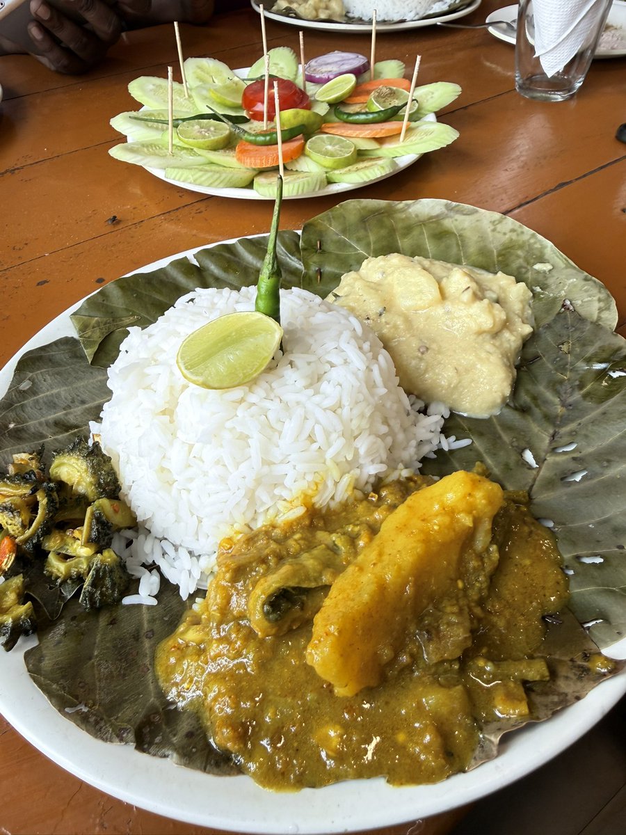 Andrew007Uk's tweet photo. What’s for lunch?
Local food of course with some knowledgeable local contacts.
The veg kabab with poppy seeds and the dal were exceptional.
They certainly knew their restaurants!
#Bishnapur #BankuraDistrict
#KnowYourState #WestBengal https://t.co/jvm6Kb501U
