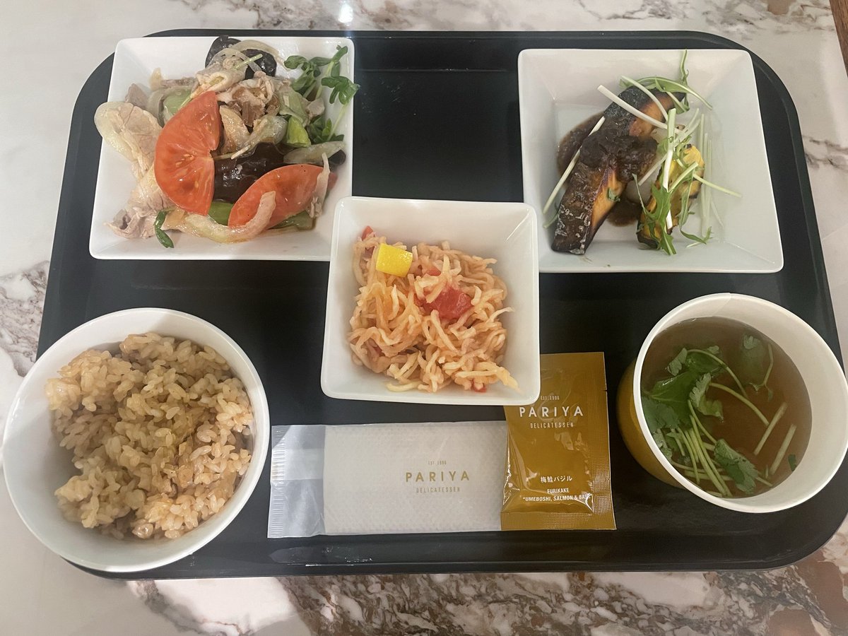 まるこ tweet media