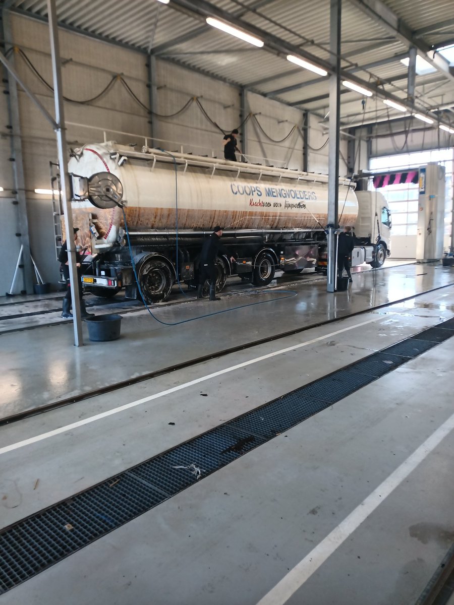 Hans🚜🐄🚛💨 tweet media