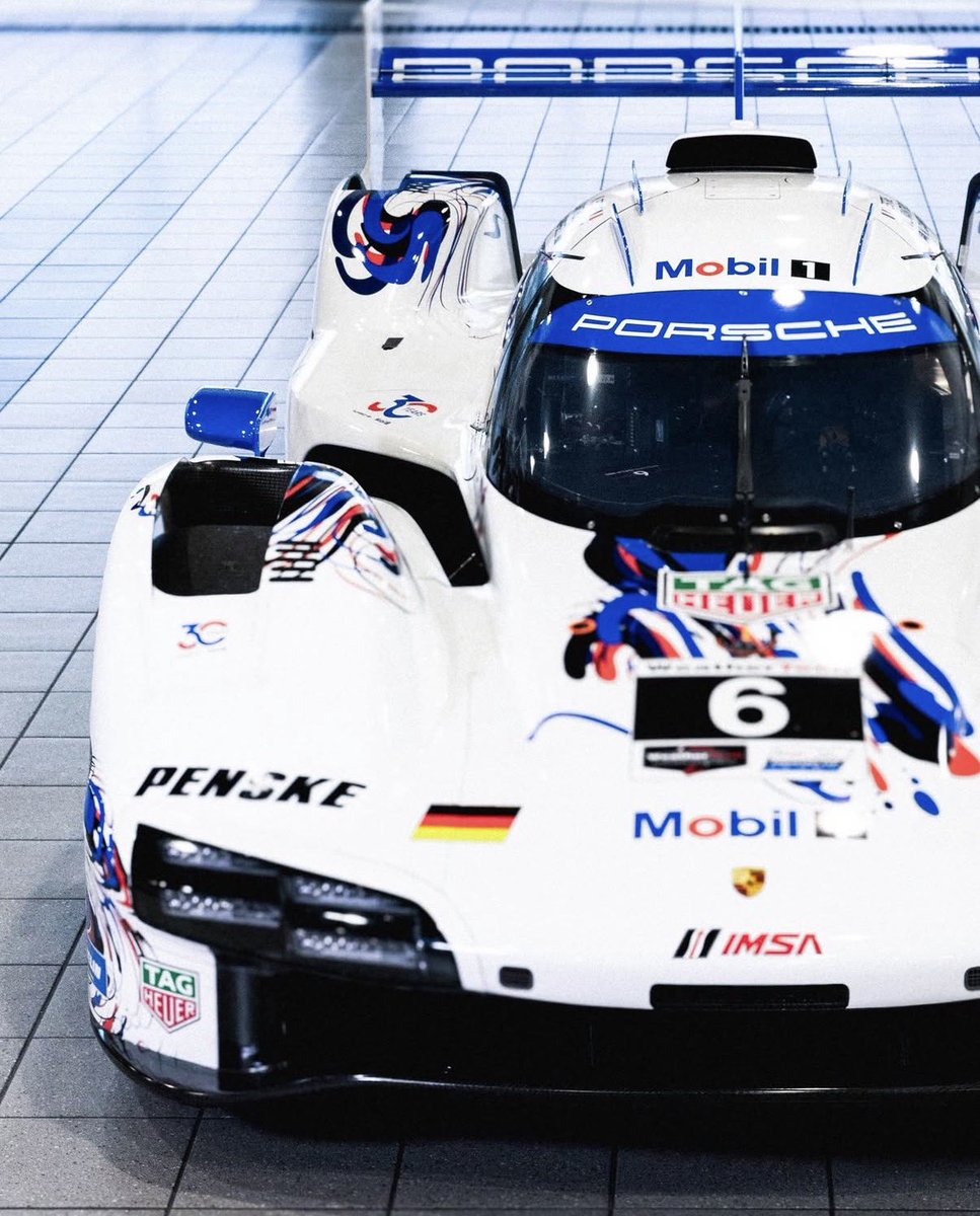 Laurens Vanthoor tweet media